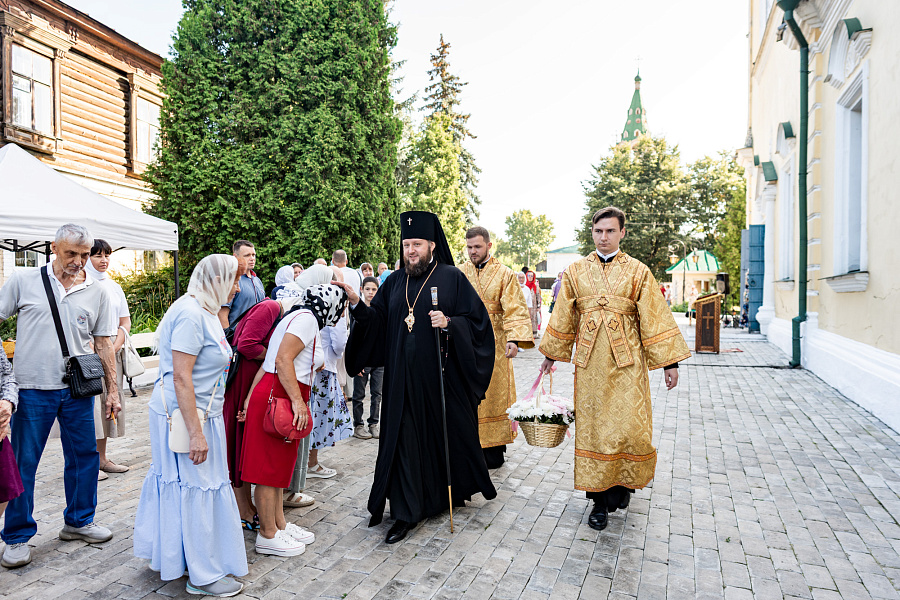 Архиерейское богослужение в Илиинском храме города Серпухова